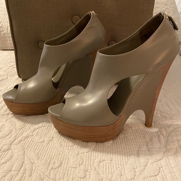 Gucci heels size 42 - Picture 8 of 8